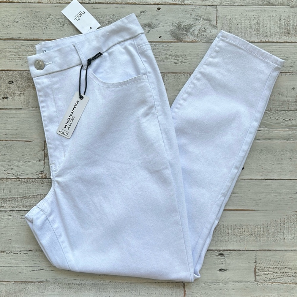 Ultimate Stretch High-Rise Jegging NWT